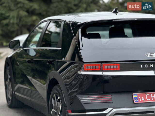 Черный Хендай Ioniq 5, объемом двигателя 0 л и пробегом 6 тыс. км за 28999 $, фото 7 на Automoto.ua