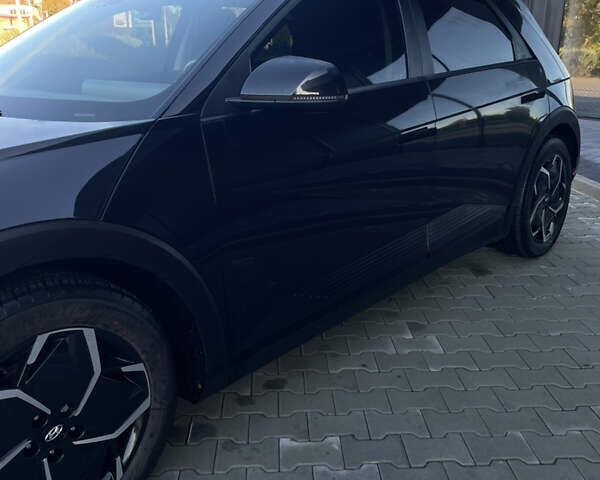 Черный Хендай Ioniq 5, объемом двигателя 0 л и пробегом 19 тыс. км за 24999 $, фото 5 на Automoto.ua