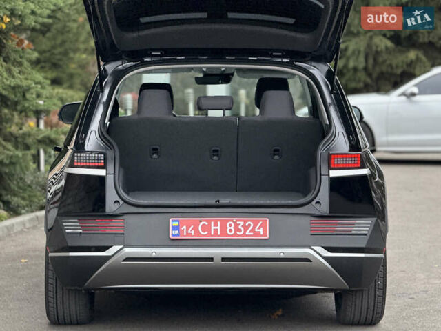 Черный Хендай Ioniq 5, объемом двигателя 0 л и пробегом 6 тыс. км за 28999 $, фото 21 на Automoto.ua