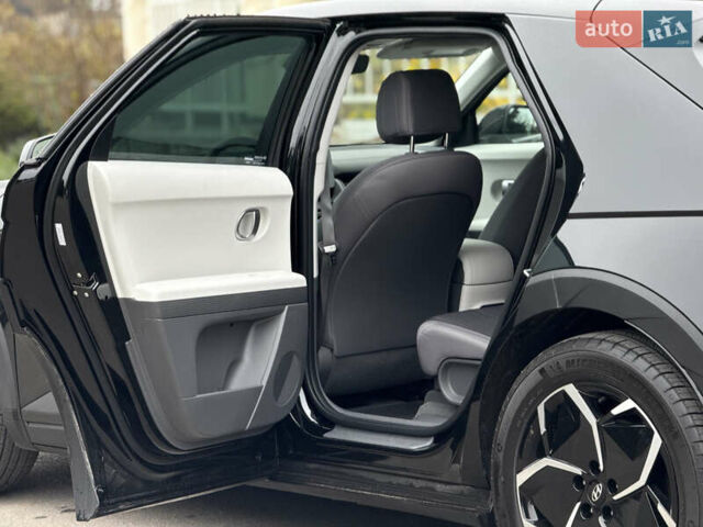 Черный Хендай Ioniq 5, объемом двигателя 0 л и пробегом 6 тыс. км за 28999 $, фото 29 на Automoto.ua