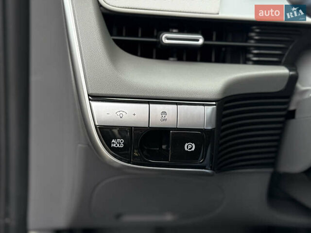 Черный Хендай Ioniq 5, объемом двигателя 0 л и пробегом 6 тыс. км за 28999 $, фото 45 на Automoto.ua