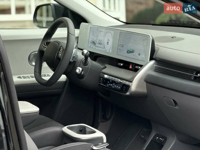 Черный Хендай Ioniq 5, объемом двигателя 0 л и пробегом 6 тыс. км за 28999 $, фото 33 на Automoto.ua