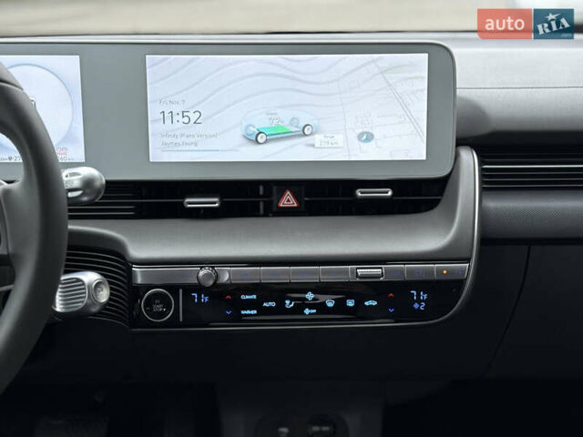 Черный Хендай Ioniq 5, объемом двигателя 0 л и пробегом 6 тыс. км за 28999 $, фото 37 на Automoto.ua