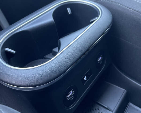 Черный Хендай Ioniq 5, объемом двигателя 0 л и пробегом 19 тыс. км за 24999 $, фото 25 на Automoto.ua