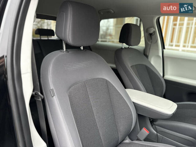 Чорний Хендай Ioniq 5, об'ємом двигуна 0 л та пробігом 7 тис. км за 28499 $, фото 30 на Automoto.ua