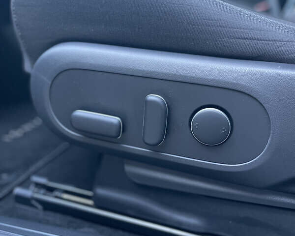 Черный Хендай Ioniq 5, объемом двигателя 0 л и пробегом 19 тыс. км за 24999 $, фото 26 на Automoto.ua