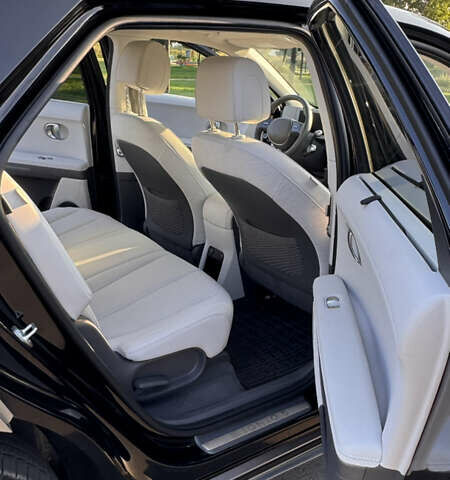 Черный Хендай Ioniq 5, объемом двигателя 0 л и пробегом 10 тыс. км за 34900 $, фото 14 на Automoto.ua