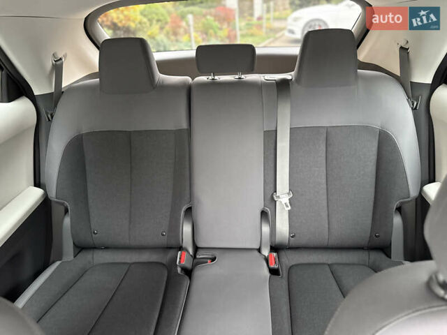 Черный Хендай Ioniq 5, объемом двигателя 0 л и пробегом 6 тыс. км за 28999 $, фото 23 на Automoto.ua