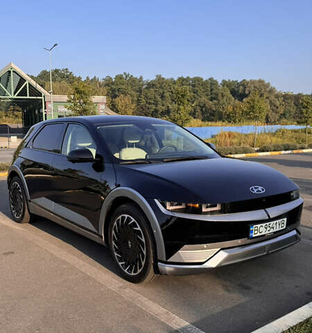 Черный Хендай Ioniq 5, объемом двигателя 0 л и пробегом 10 тыс. км за 34900 $, фото 4 на Automoto.ua