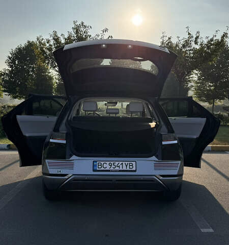 Черный Хендай Ioniq 5, объемом двигателя 0 л и пробегом 10 тыс. км за 34900 $, фото 11 на Automoto.ua