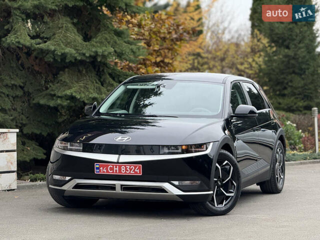 Черный Хендай Ioniq 5, объемом двигателя 0 л и пробегом 6 тыс. км за 28999 $, фото 3 на Automoto.ua