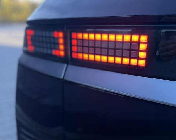 Черный Хендай Ioniq 5, объемом двигателя 0 л и пробегом 19 тыс. км за 24999 $, фото 18 на Automoto.ua