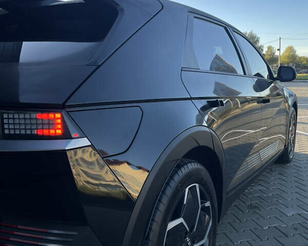 Черный Хендай Ioniq 5, объемом двигателя 0 л и пробегом 18 тыс. км за 24999 $, фото 12 на Automoto.ua