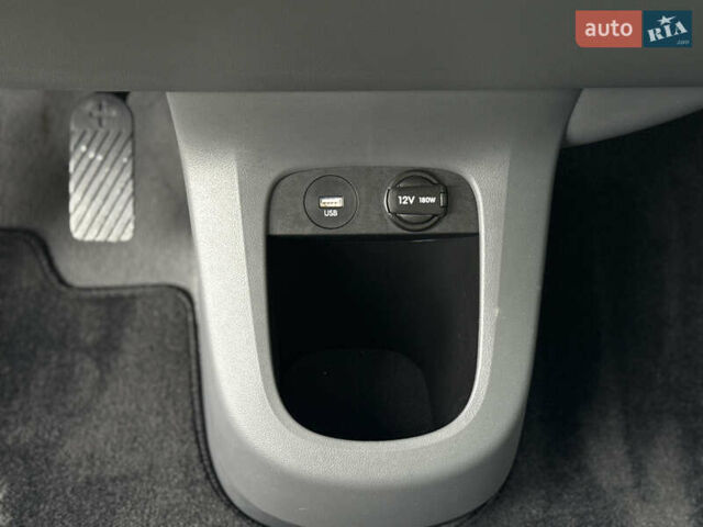 Черный Хендай Ioniq 5, объемом двигателя 0 л и пробегом 6 тыс. км за 28999 $, фото 41 на Automoto.ua