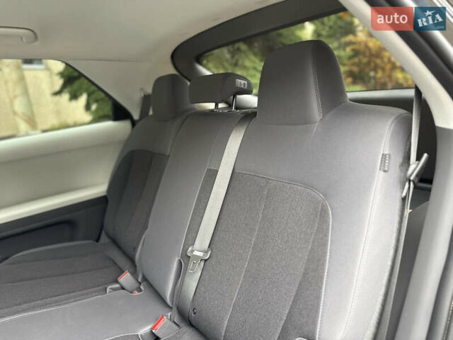 Черный Хендай Ioniq 5, объемом двигателя 0 л и пробегом 6 тыс. км за 28999 $, фото 26 на Automoto.ua