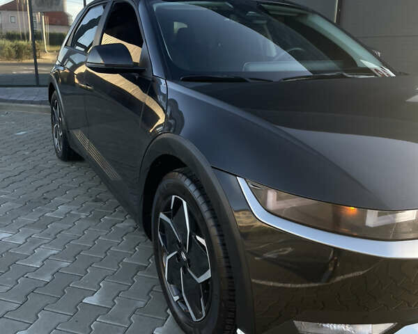 Черный Хендай Ioniq 5, объемом двигателя 0 л и пробегом 19 тыс. км за 24999 $, фото 3 на Automoto.ua