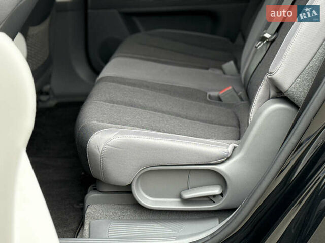 Черный Хендай Ioniq 5, объемом двигателя 0 л и пробегом 6 тыс. км за 28999 $, фото 27 на Automoto.ua