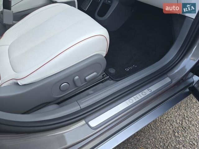 Коричневий Хендай Ioniq 5, об'ємом двигуна 0 л та пробігом 33 тис. км за 32699 $, фото 80 на Automoto.ua