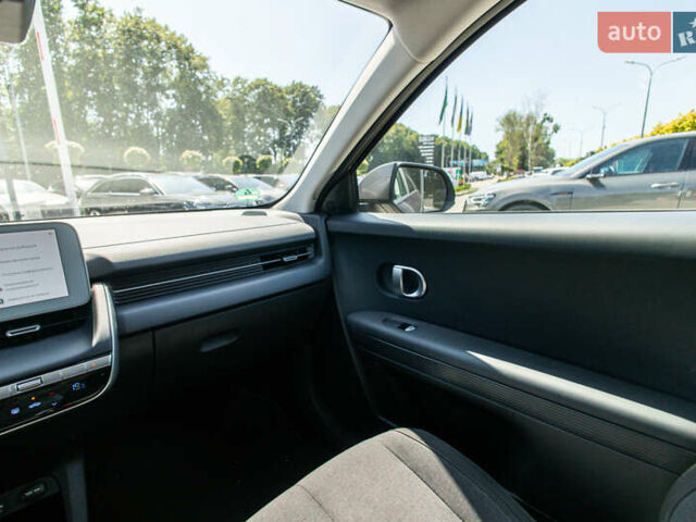 Коричневый Хендай Ioniq 5, объемом двигателя 0 л и пробегом 80 тыс. км за 22900 $, фото 18 на Automoto.ua