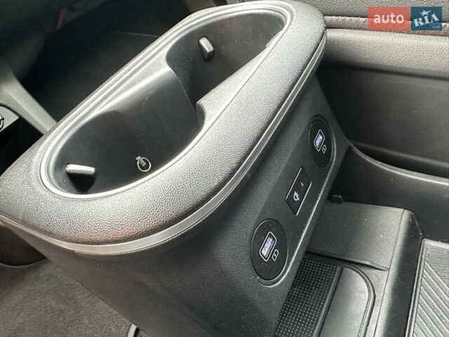 Коричневый Хендай Ioniq 5, объемом двигателя 0 л и пробегом 181 тыс. км за 24999 $, фото 30 на Automoto.ua