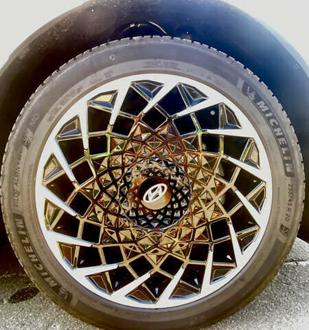 Хендай Ioniq 5, объемом двигателя 0 л и пробегом 4 тыс. км за 32500 $, фото 9 на Automoto.ua