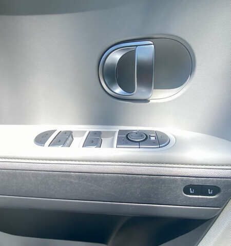 Хендай Ioniq 5, объемом двигателя 0 л и пробегом 4 тыс. км за 32500 $, фото 19 на Automoto.ua