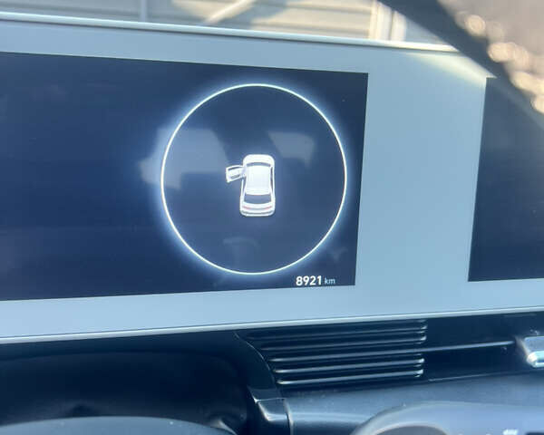 Хендай Ioniq 5, объемом двигателя 0 л и пробегом 8 тыс. км за 27500 $, фото 8 на Automoto.ua