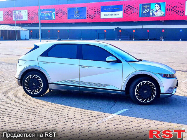 Серый Хендай Ioniq 5, объемом двигателя 0.17 л и пробегом 105 тыс. км за 32500 $, фото 1 на Automoto.ua