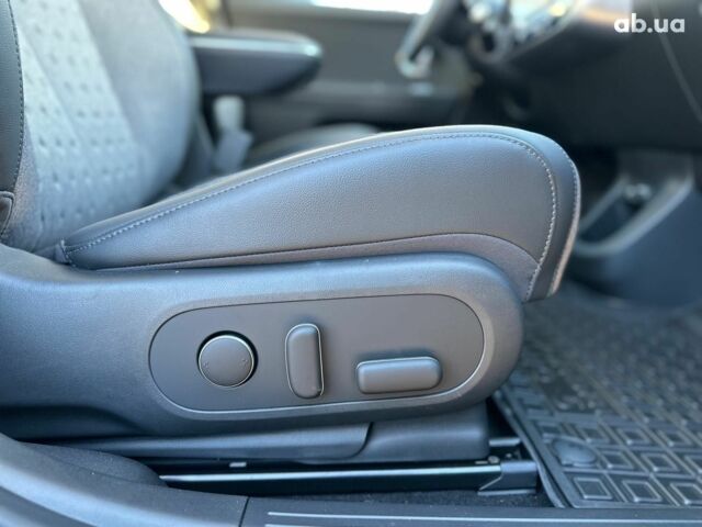 Сірий Хендай Ioniq 5, об'ємом двигуна 0 л та пробігом 1 тис. км за 43990 $, фото 17 на Automoto.ua