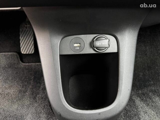 Сірий Хендай Ioniq 5, об'ємом двигуна 0 л та пробігом 37 тис. км за 28990 $, фото 13 на Automoto.ua