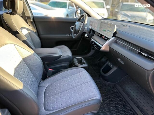 Сірий Хендай Ioniq 5, об'ємом двигуна 0 л та пробігом 1 тис. км за 43990 $, фото 16 на Automoto.ua