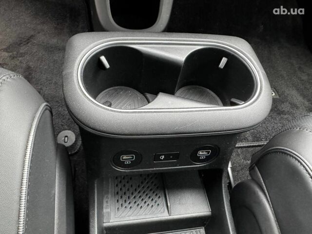 Сірий Хендай Ioniq 5, об'ємом двигуна 0 л та пробігом 37 тис. км за 28990 $, фото 12 на Automoto.ua