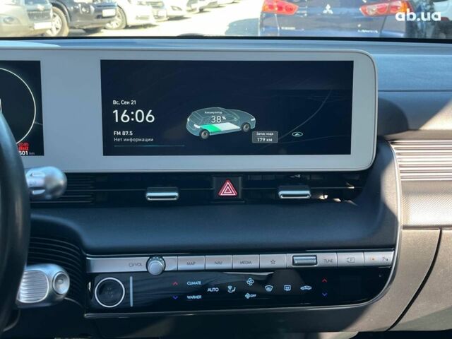 Серый Хендай Ioniq 5, объемом двигателя 0 л и пробегом 34 тыс. км за 26740 $, фото 34 на Automoto.ua