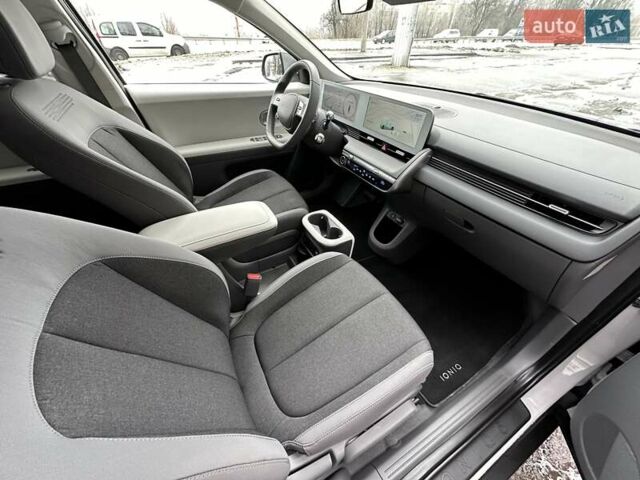 Сірий Хендай Ioniq 5, об'ємом двигуна 0 л та пробігом 22 тис. км за 32300 $, фото 20 на Automoto.ua