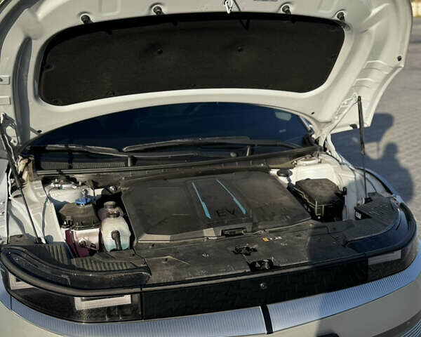 Серый Хендай Ioniq 5, объемом двигателя 0 л и пробегом 25 тыс. км за 30900 $, фото 59 на Automoto.ua