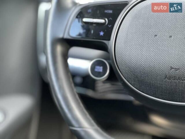 Сірий Хендай Ioniq 5, об'ємом двигуна 0 л та пробігом 11 тис. км за 32500 $, фото 43 на Automoto.ua