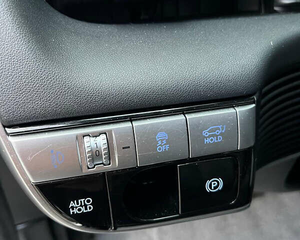 Серый Хендай Ioniq 5, объемом двигателя 0 л и пробегом 108 тыс. км за 26800 $, фото 37 на Automoto.ua