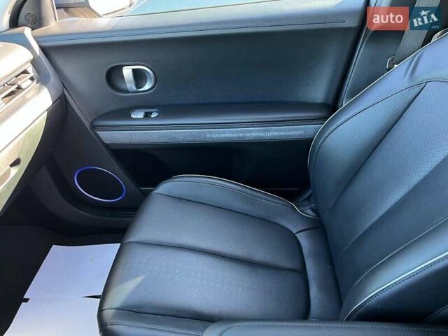 Серый Хендай Ioniq 5, объемом двигателя 0 л и пробегом 34 тыс. км за 26740 $, фото 28 на Automoto.ua