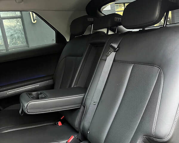 Серый Хендай Ioniq 5, объемом двигателя 0 л и пробегом 108 тыс. км за 26800 $, фото 18 на Automoto.ua