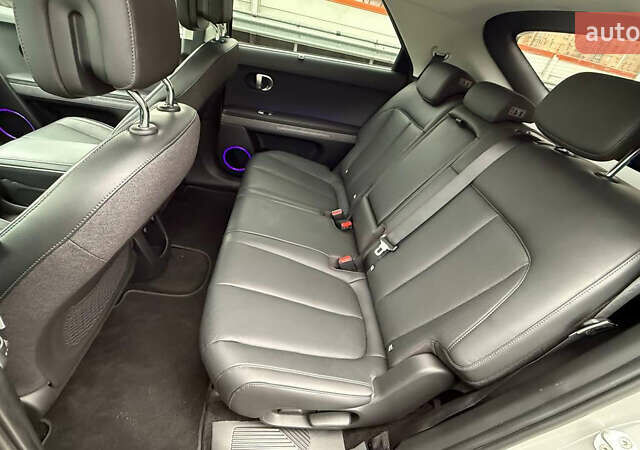 Серый Хендай Ioniq 5, объемом двигателя 0 л и пробегом 47 тыс. км за 29500 $, фото 57 на Automoto.ua