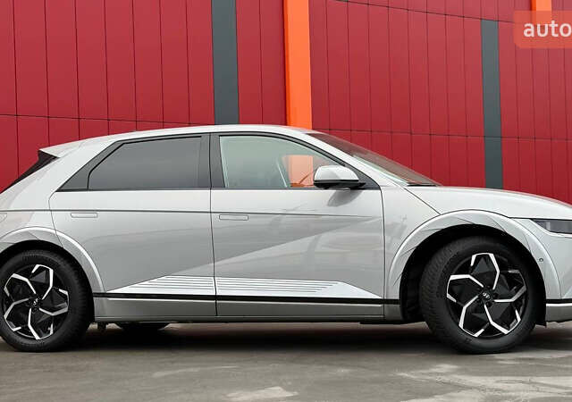 Серый Хендай Ioniq 5, объемом двигателя 0 л и пробегом 47 тыс. км за 29500 $, фото 9 на Automoto.ua