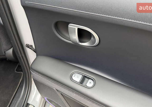 Серый Хендай Ioniq 5, объемом двигателя 0 л и пробегом 47 тыс. км за 29500 $, фото 76 на Automoto.ua