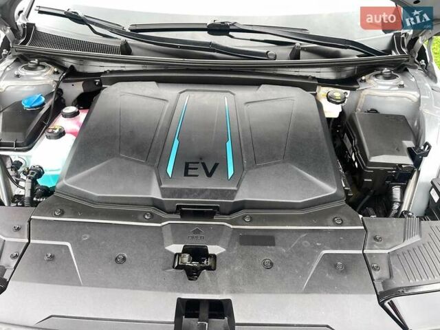 Сірий Хендай Ioniq 5, об'ємом двигуна 0 л та пробігом 113 тис. км за 24506 $, фото 3 на Automoto.ua