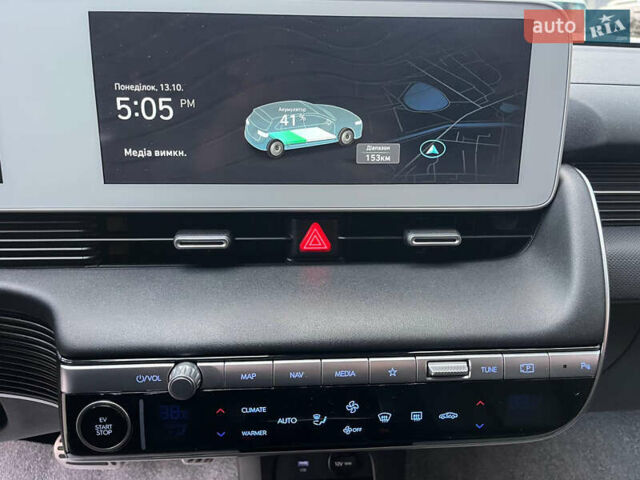 Серый Хендай Ioniq 5, объемом двигателя 0 л и пробегом 108 тыс. км за 26800 $, фото 44 на Automoto.ua