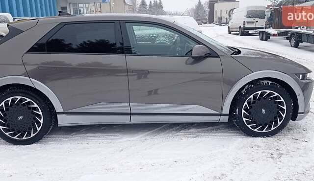 Серый Хендай Ioniq 5, объемом двигателя 0 л и пробегом 60 тыс. км за 30900 $, фото 3 на Automoto.ua