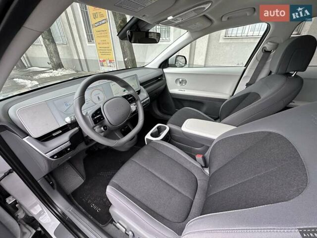 Серый Хендай Ioniq 5, объемом двигателя 0 л и пробегом 22 тыс. км за 32300 $, фото 12 на Automoto.ua