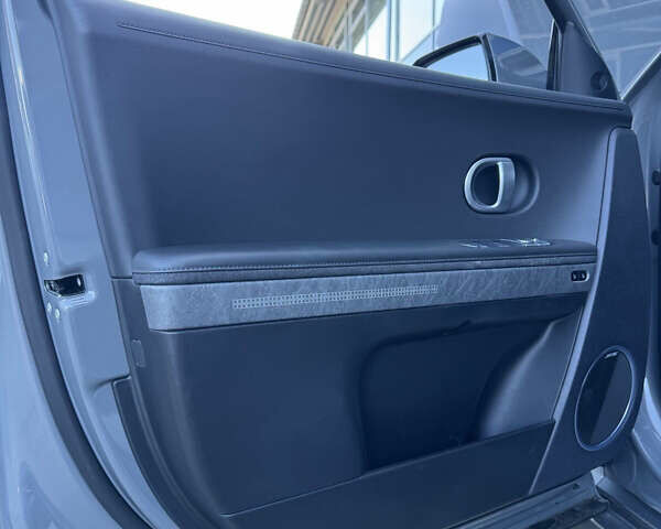 Сірий Хендай Ioniq 5, об'ємом двигуна 0 л та пробігом 93 тис. км за 28200 $, фото 26 на Automoto.ua