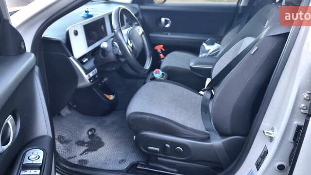 Серый Хендай Ioniq 5, объемом двигателя 0 л и пробегом 56 тыс. км за 27500 $, фото 8 на Automoto.ua