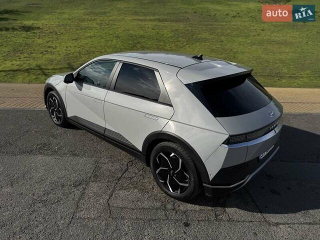 Серый Хендай Ioniq 5, объемом двигателя 0 л и пробегом 57 тыс. км за 25800 $, фото 12 на Automoto.ua