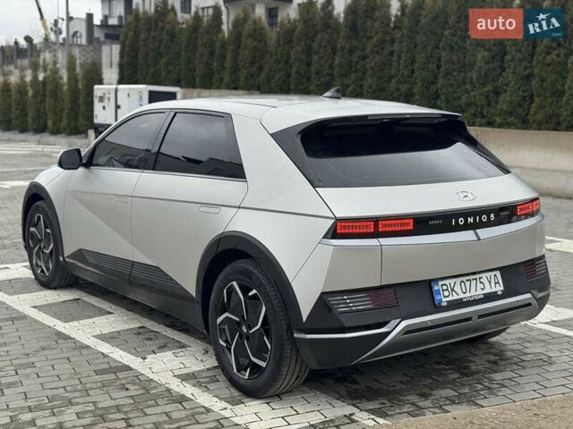 Сірий Хендай Ioniq 5, об'ємом двигуна 0 л та пробігом 11 тис. км за 30999 $, фото 3 на Automoto.ua